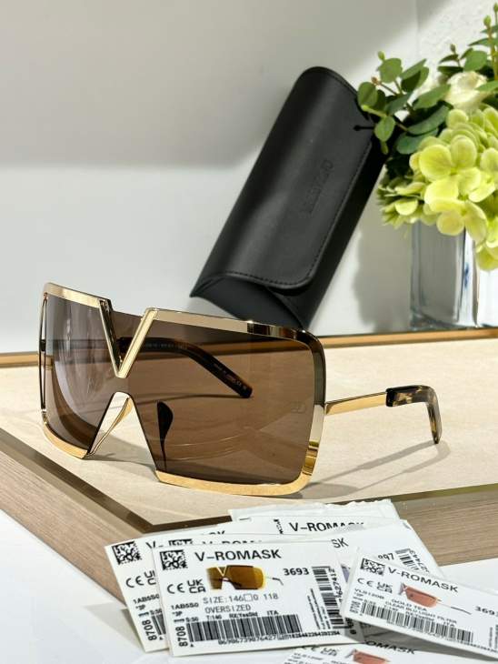 Picture of Valentino Sunglasses _SKUfw66121524fw